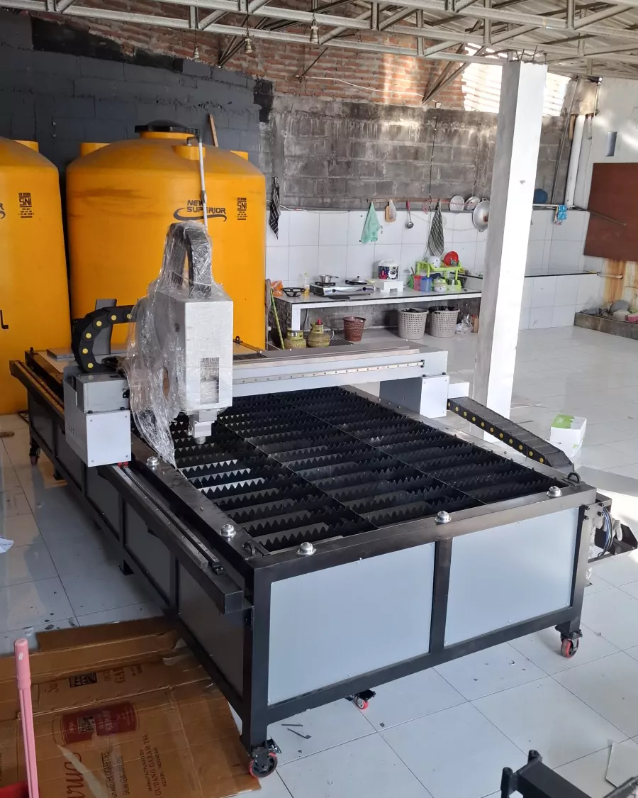 Workshop produksi Kubahku dengan mesin CNC